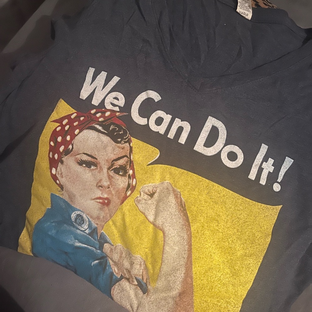Rosie the riveter tshirt size L